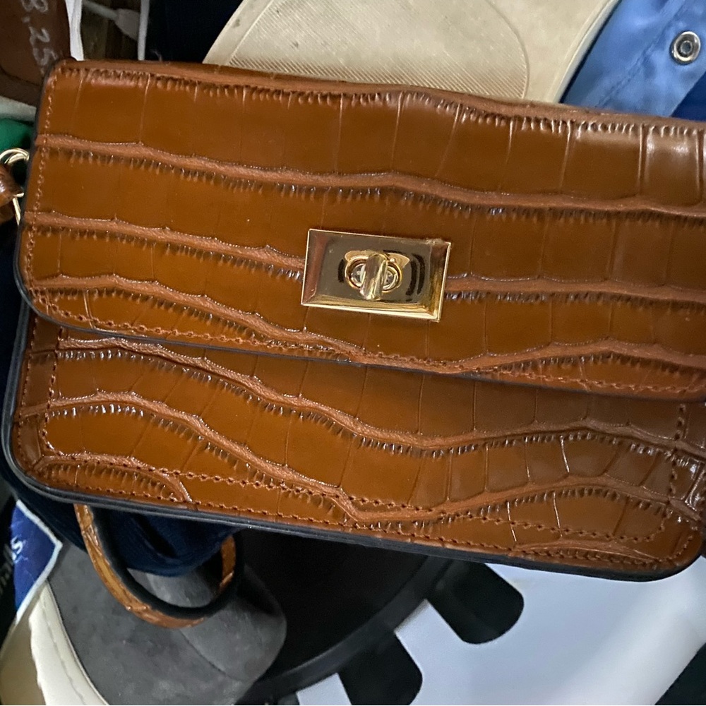 🐢 Mellow World Vegan Phone Bag. Cross body vegan Alligator skin